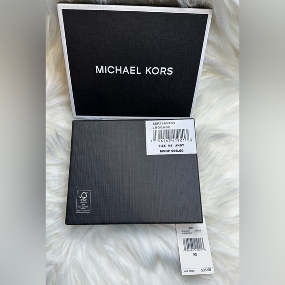 Michael Kors Mens Brown Billfold Wallet - Picture 7 of 7